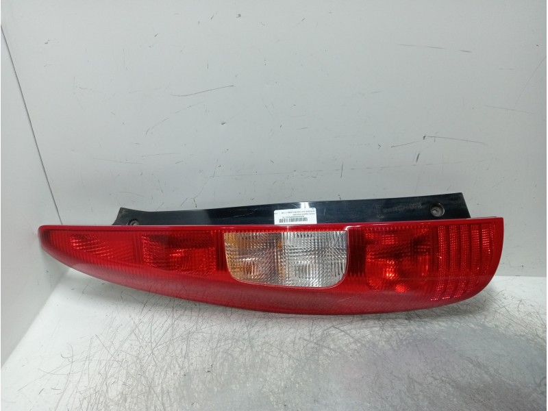 Recambio de piloto trasero izquierdo para mitsubishi colt berlina 5 (z30a) 1.1 cat referencia OEM IAM 8330A233 27950112 