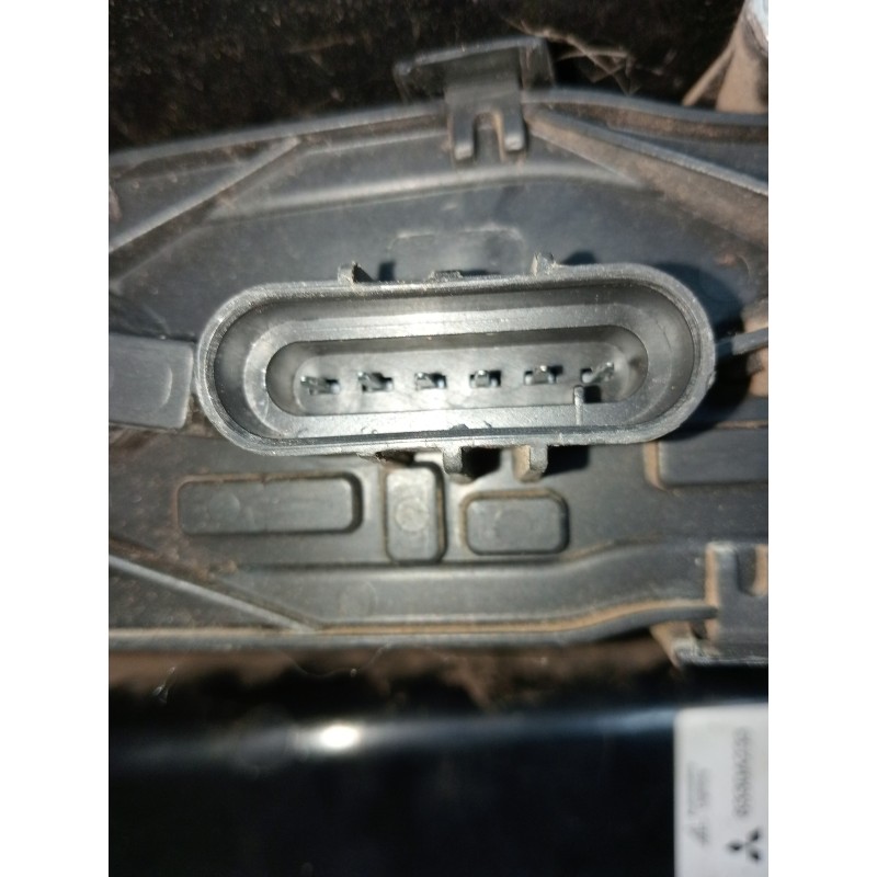 Recambio de piloto trasero izquierdo para mitsubishi colt berlina 5 (z30a) 1.1 cat referencia OEM IAM 8330A233 27950112 