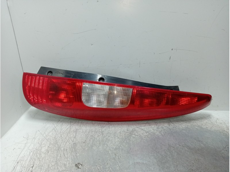 Recambio de piloto trasero derecho para mitsubishi colt berlina 5 (z30a) 1.5 di-d instyle (d) referencia OEM IAM 27950204 MR9573