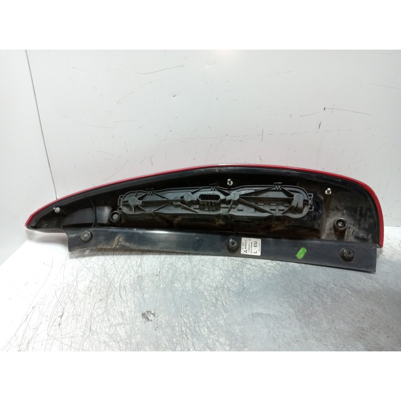 Recambio de piloto trasero izquierdo para mitsubishi colt berlina 5 (z30a) 1.5 di-d instyle (d) referencia OEM IAM 27950102  