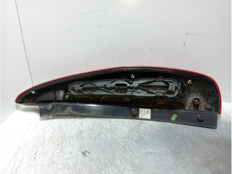 Recambio de piloto trasero izquierdo para mitsubishi colt berlina 5 (z30a) 1.5 di-d instyle (d) referencia OEM IAM 27950102  