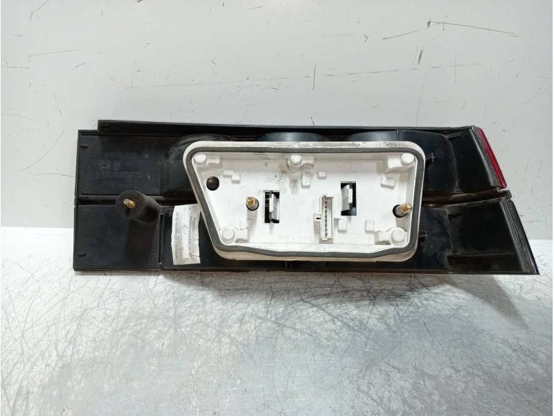 Recambio de piloto trasero izquierdo para renault 25 (b29) referencia OEM IAM   