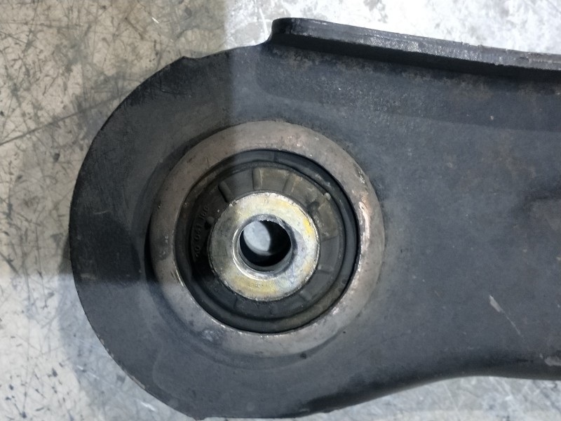 Recambio de brazo suspension inferior delantero izquierdo para renault megane iii coupe 1.5 dci diesel fap referencia OEM IAM   