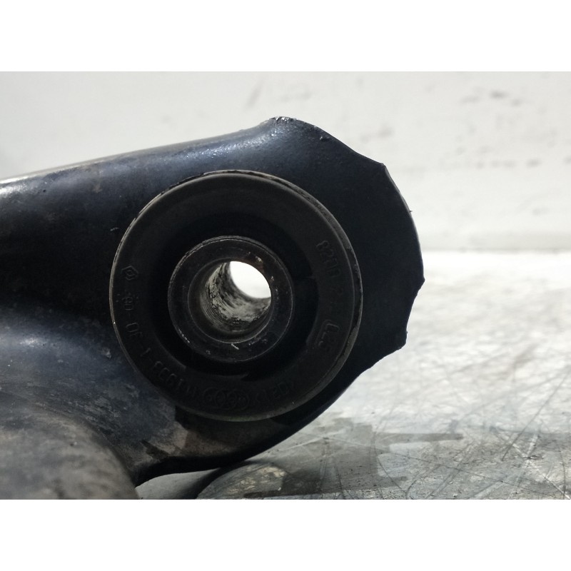 Recambio de brazo suspension inferior delantero izquierdo para renault megane iii coupe 1.5 dci diesel fap referencia OEM IAM   
