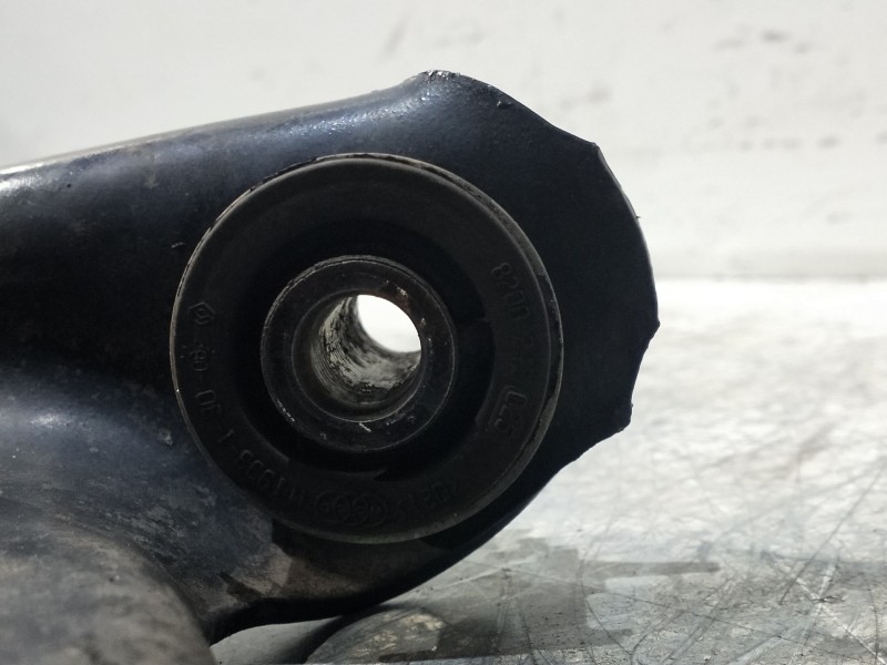 Recambio de brazo suspension inferior delantero izquierdo para renault megane iii coupe 1.5 dci diesel fap referencia OEM IAM   