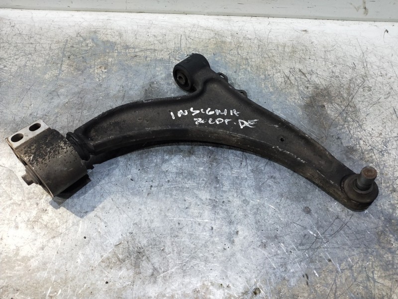 Recambio de brazo suspension inferior delantero derecho para opel insignia sports tourer cosmo referencia OEM IAM   