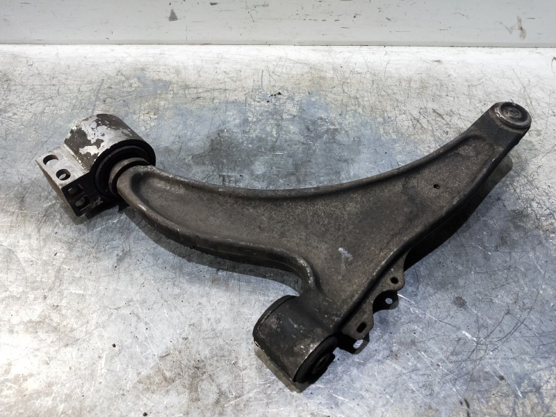 Recambio de brazo suspension inferior delantero derecho para opel insignia sports tourer cosmo referencia OEM IAM   