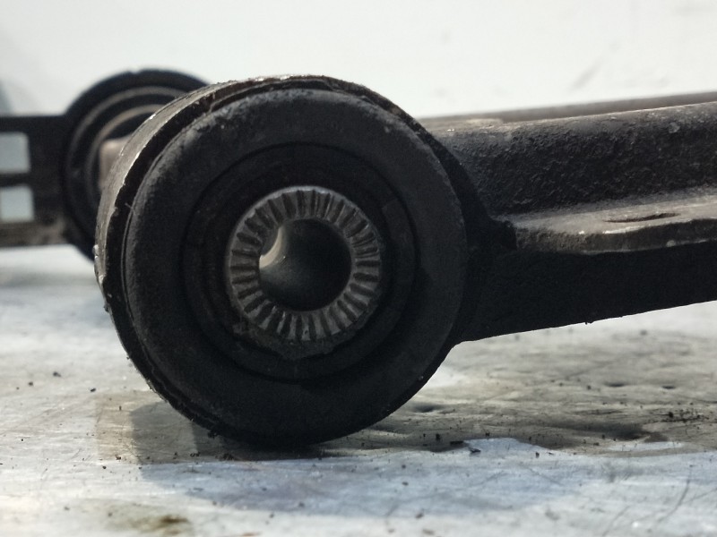Recambio de brazo suspension inferior delantero derecho para opel insignia sports tourer cosmo referencia OEM IAM   