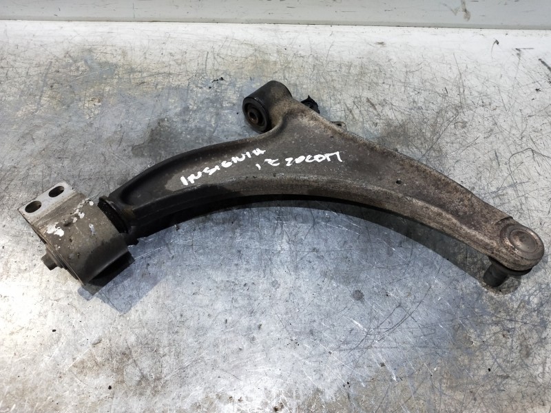 Recambio de brazo suspension inferior delantero izquierdo para opel insignia sports tourer cosmo referencia OEM IAM   