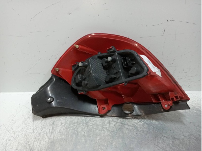 Recambio de piloto trasero izquierdo para renault clio iii confort expression referencia OEM IAM   