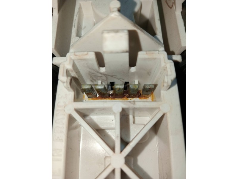 Recambio de piloto trasero derecho para renault rapid/express (f40) 1.9 d familiar (f40p) referencia OEM IAM   