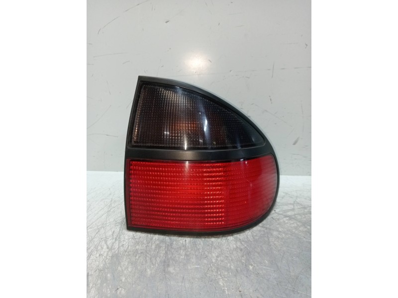 Recambio de piloto trasero derecho para renault laguna (b56) 2.0 anade referencia OEM IAM   