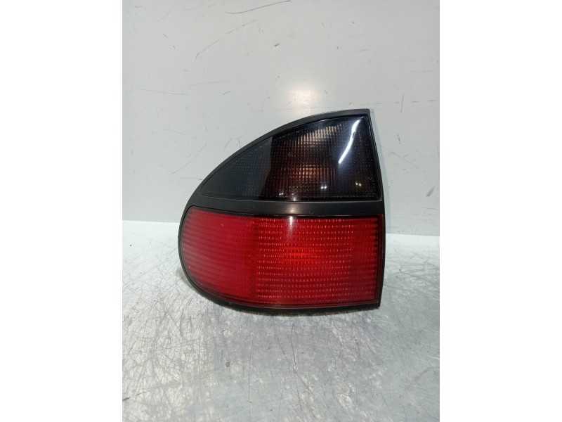 Recambio de piloto trasero izquierdo para renault laguna (b56) 2.0 referencia OEM IAM   