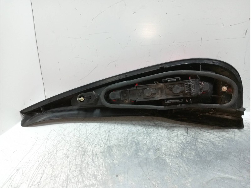 Recambio de piloto trasero izquierdo para renault laguna grandtour (k56) 1.9 dti diesel cat referencia OEM IAM   