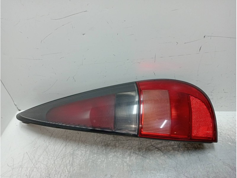 Recambio de piloto trasero derecho para renault laguna grandtour (k56) referencia OEM IAM   