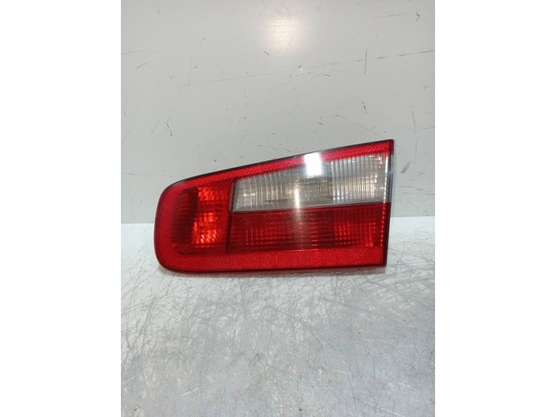 Recambio de piloto trasero derecho interior para renault laguna ii (bg0) 1.9 dci diesel referencia OEM IAM   