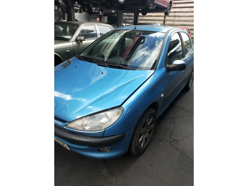 peugeot 206 berlina del año 2001