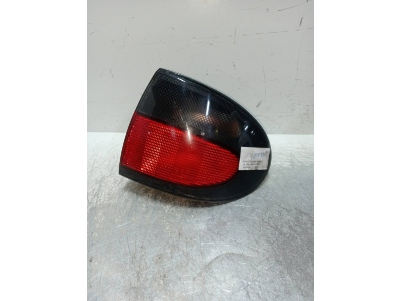 Recambio de piloto trasero derecho para renault megane i classic (la0) 1.6e rn referencia OEM IAM 7700838531  