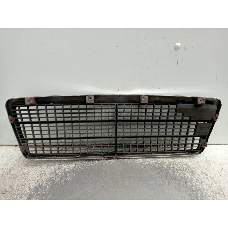 Recambio de rejilla delantera para mercedes clase c (w202) familiar 250 t turbodiesel (202.188) referencia OEM IAM   