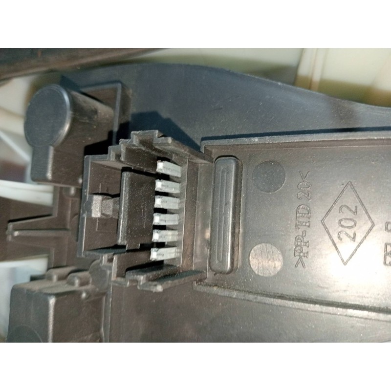 Recambio de piloto trasero izquierdo para renault megane i coach/coupe (da0) 2.0 16v cat referencia OEM IAM   