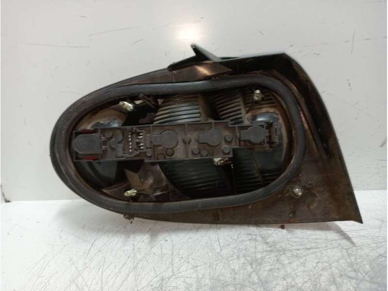 Recambio de piloto trasero izquierdo para renault megane i berlina hatchback (ba0) 1.9 dti diesel cat referencia OEM IAM   