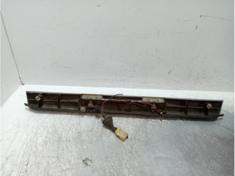 Recambio de piloto trasero central para nissan 300 zx (z31) referencia OEM IAM    Recambio de piloto trasero central para nissan 300 zx (z31) referencia OEM IAM