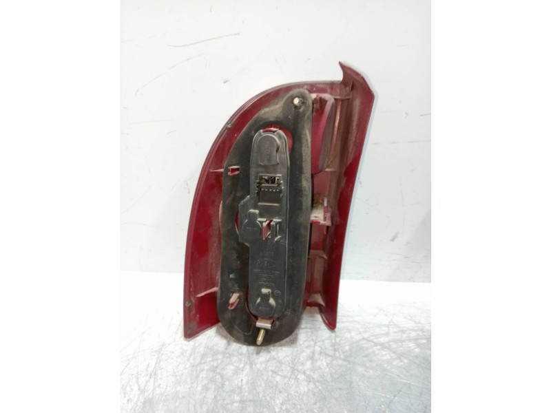 Recambio de piloto trasero derecho para renault megane i fase 2 gandtour (ka..) 1.9 dti diesel referencia OEM IAM 7700423082  