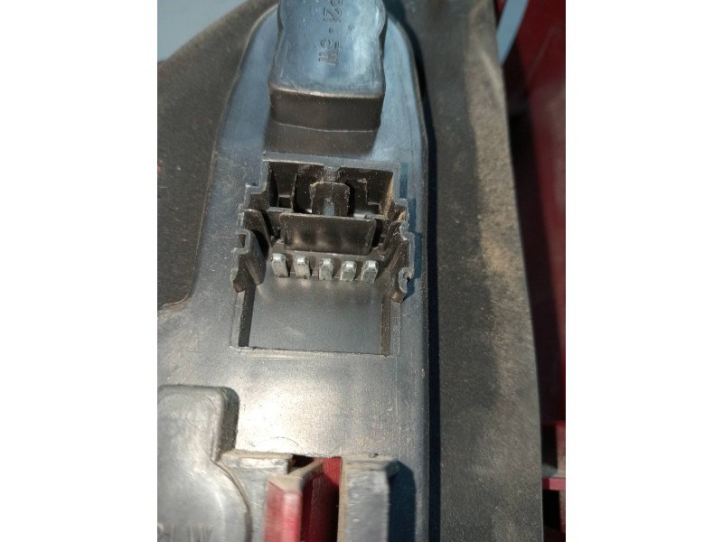 Recambio de piloto trasero derecho para renault megane i fase 2 gandtour (ka..) 1.9 dti diesel referencia OEM IAM 7700423082  