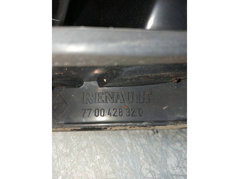 Recambio de piloto trasero izquierdo para renault megane i fase 2 berlina (ba0) 1.9 dci authentique referencia OEM IAM 770042832