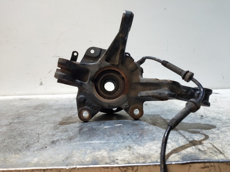 Recambio de mangueta delantera izquierda para renault clio iv business referencia OEM IAM   