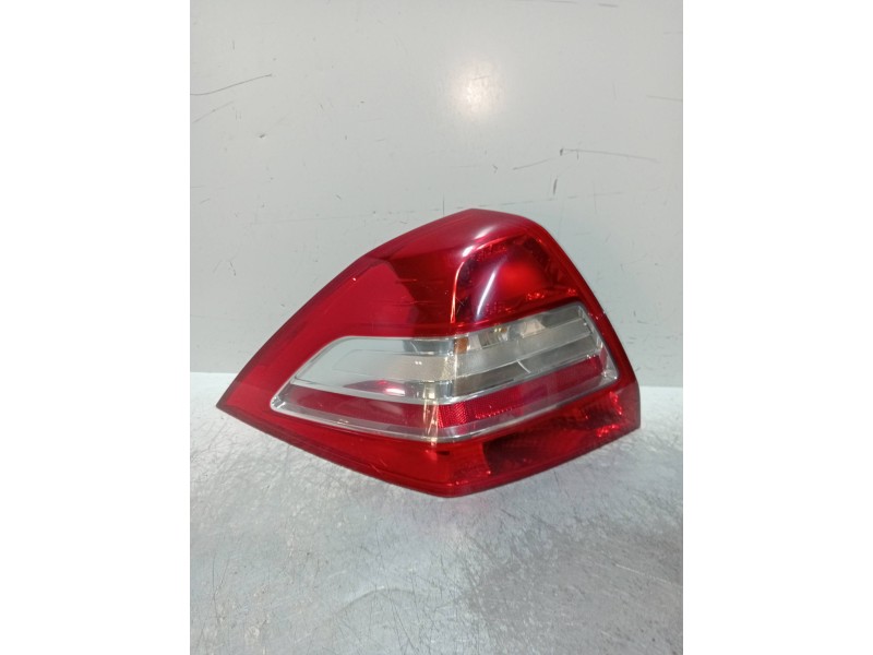 Recambio de piloto trasero izquierdo para renault megane ii classic berlina confort dynamique referencia OEM IAM 8200417345 2008