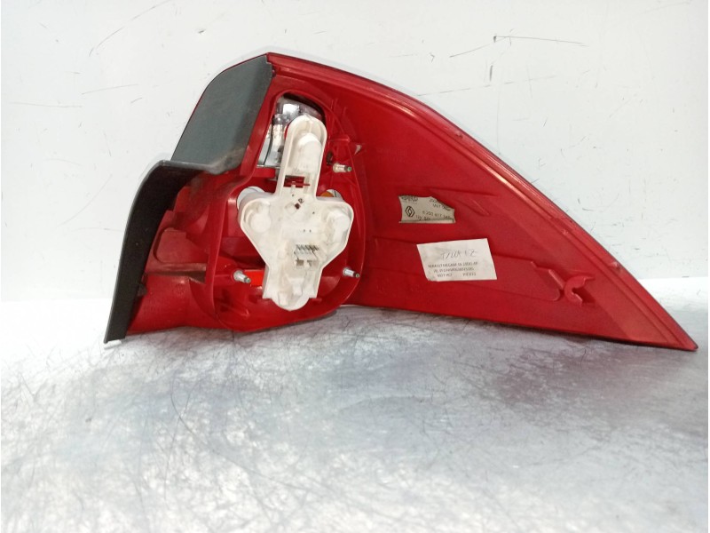 Recambio de piloto trasero izquierdo para renault megane ii classic berlina confort dynamique referencia OEM IAM 8200417345 2008