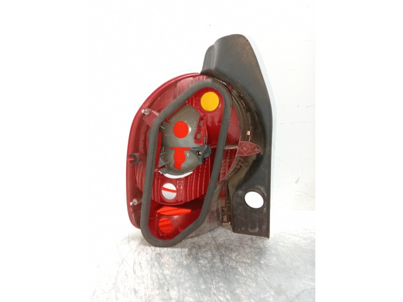 Recambio de piloto trasero derecho para renault modus luxe privilege referencia OEM IAM   