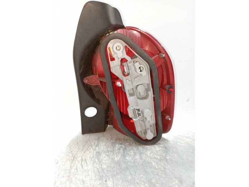 Recambio de piloto trasero izquierdo para renault modus 1.5 dci diesel cat referencia OEM IAM   