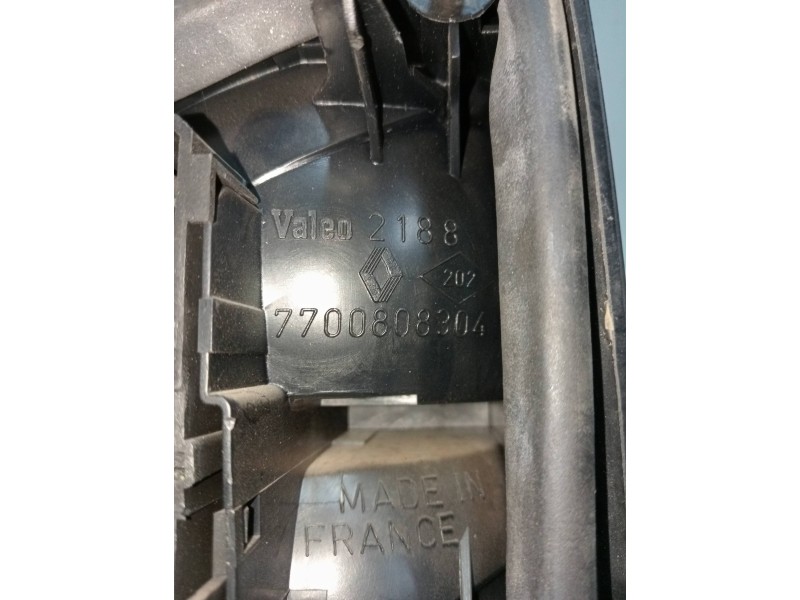 Recambio de piloto trasero derecho para renault safrane (b54) 3.0 v6 referencia OEM IAM 7700808304  