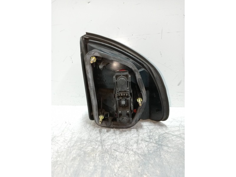 Recambio de piloto trasero izquierdo para renault safrane (b54) 2.2 cat referencia OEM IAM 7700808305  