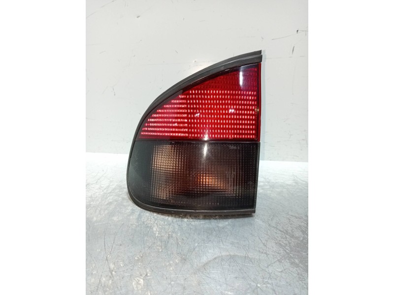 Recambio de piloto trasero izquierdo para renault safrane (b54) 2.2 cat referencia OEM IAM   