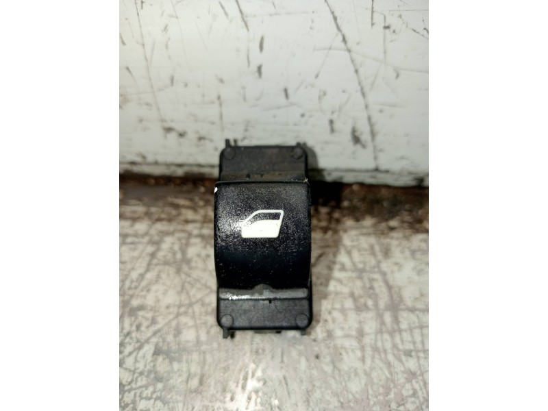 Recambio de mando elevalunas delantero derecho para peugeot 5008 active referencia OEM IAM 96662297XT  5P