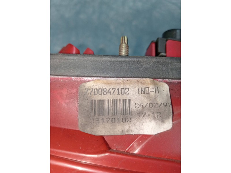 Recambio de piloto trasero izquierdo interior para renault safrane (b54) 2.2 turbodiesel referencia OEM IAM 7700847102  