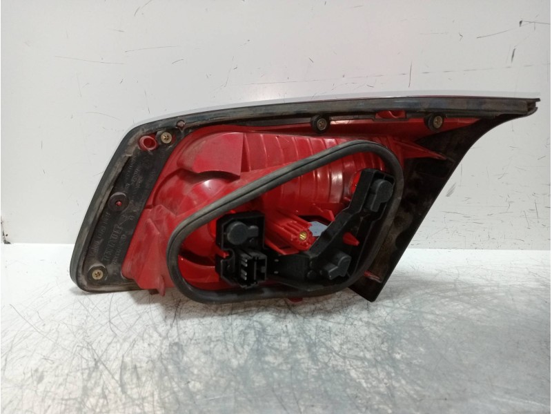 Recambio de piloto trasero izquierdo interior para renault vel satis (bj0) 2.2 dci turbodiesel referencia OEM IAM   