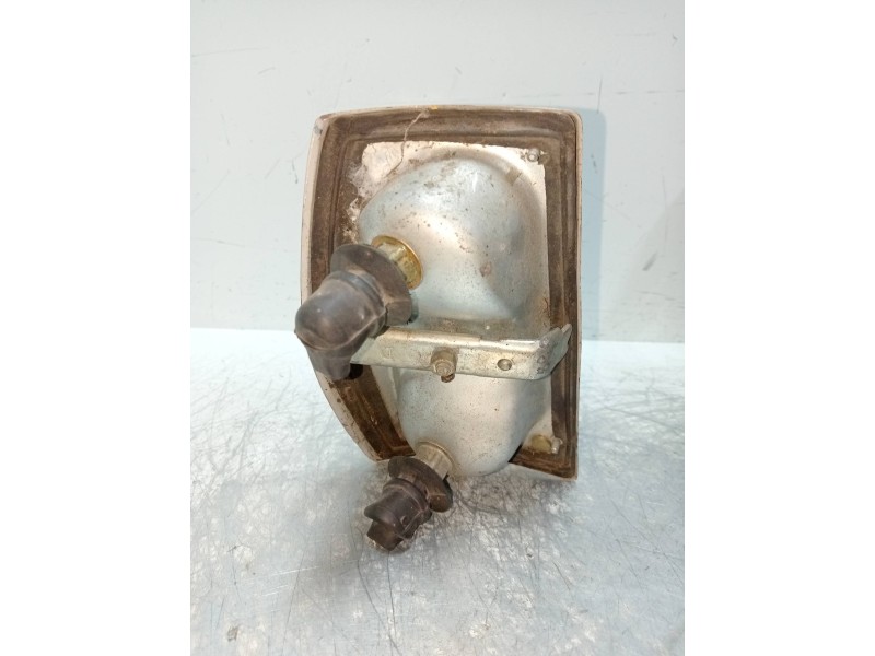 Recambio de piloto trasero derecho para renault 6 1.1 gtl referencia OEM IAM   