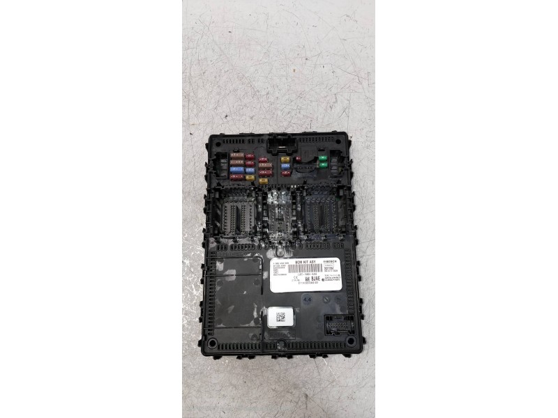Recambio de caja reles / fusibles para ford puma st-line referencia OEM IAM LU5T15604BJAE F005V03568 20211204 