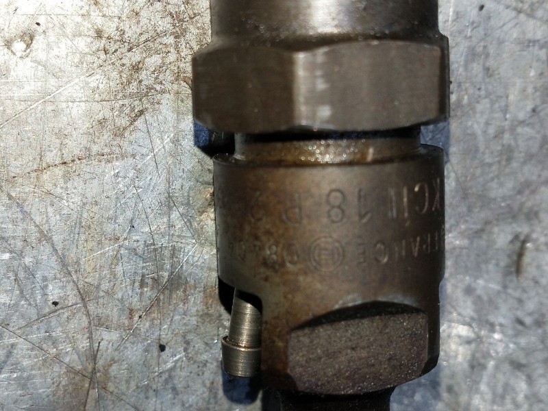 Recambio de inyector para iveco daily caja cerrada (1999 =>) 29 - l 9 caja cerrada referencia OEM IAM KCN18P2  BOSCH