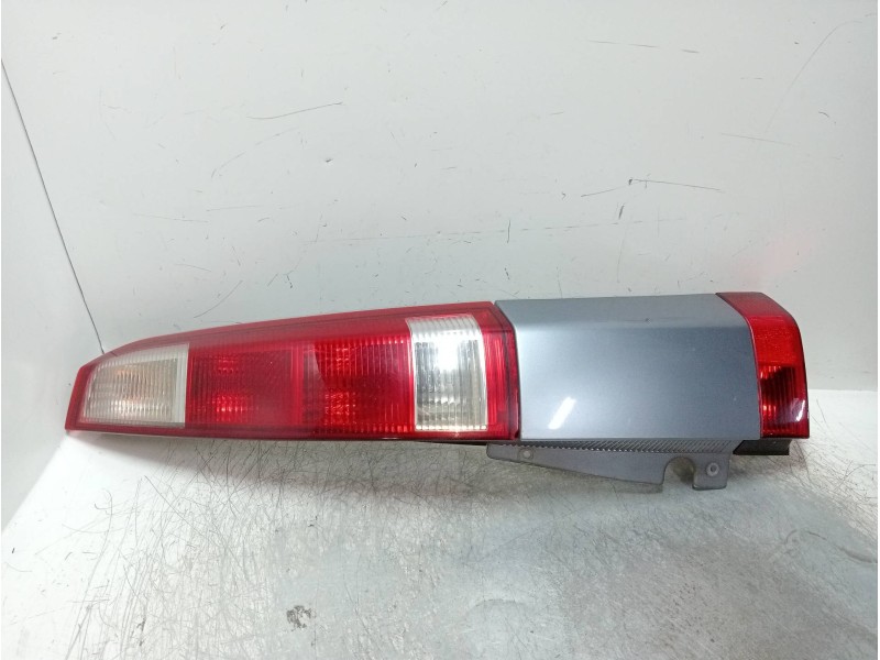 Recambio de piloto trasero derecho para opel meriva 1.6 16v referencia OEM IAM   