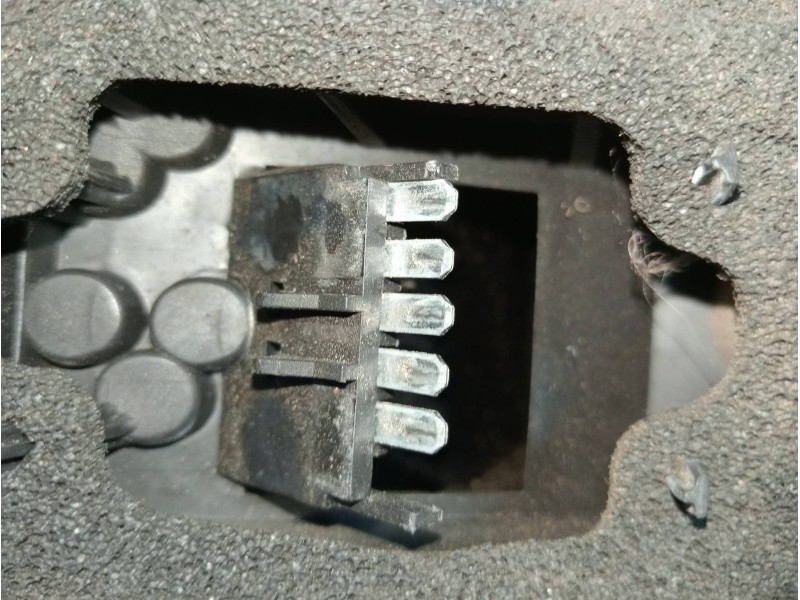 Recambio de piloto trasero derecho para opel meriva 1.6 16v referencia OEM IAM   