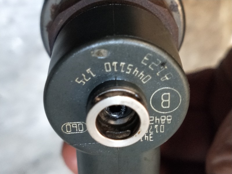 Recambio de inyector para opel astra h caravan energy referencia OEM IAM 0445110175  BOSCH