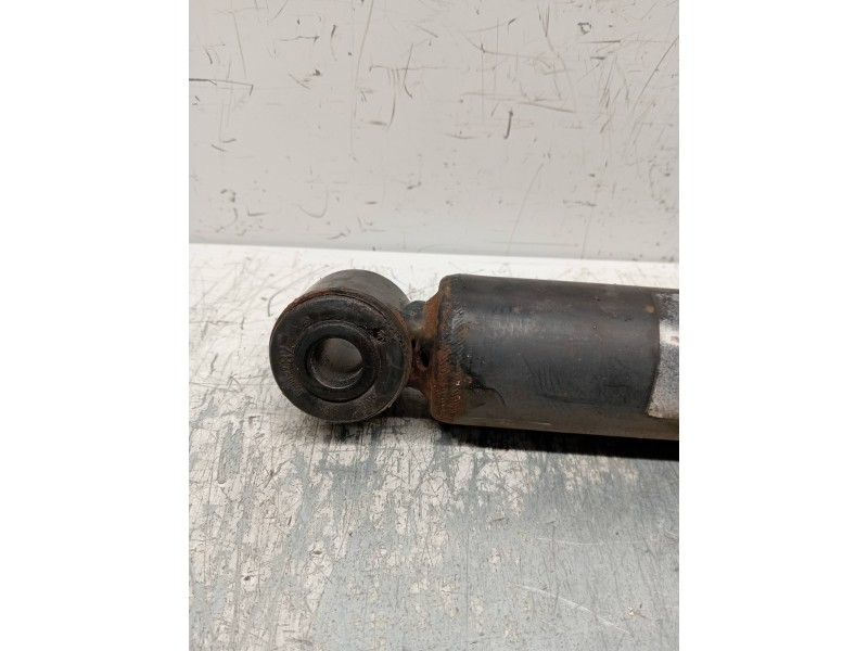 Recambio de amortiguador trasero izquierdo para volkswagen crafter caja cerrada caja cerrada 35 referencia OEM IAM A9063200731  