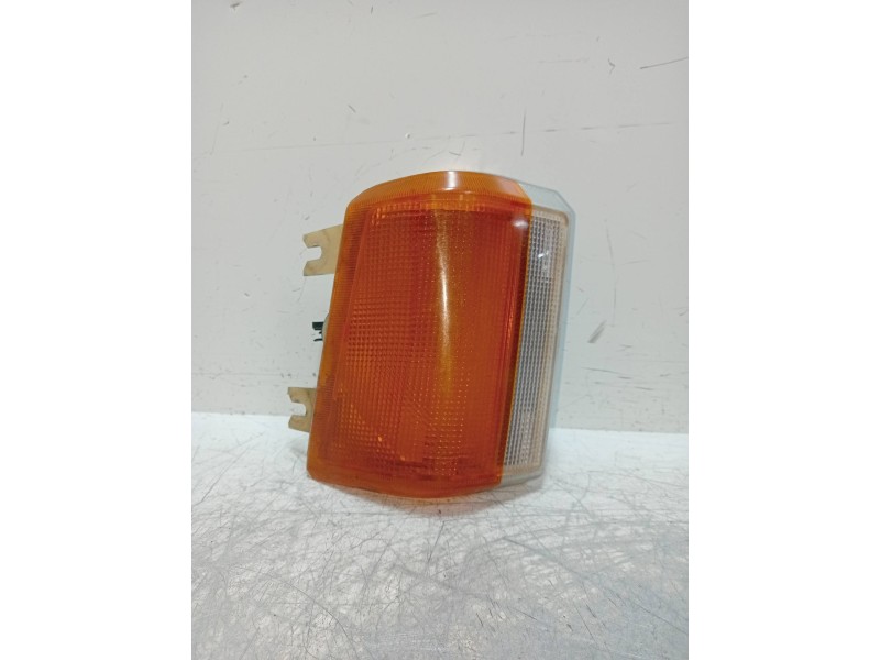 Recambio de piloto delantero derecho para renault trafic 2.1 diesel referencia OEM IAM   