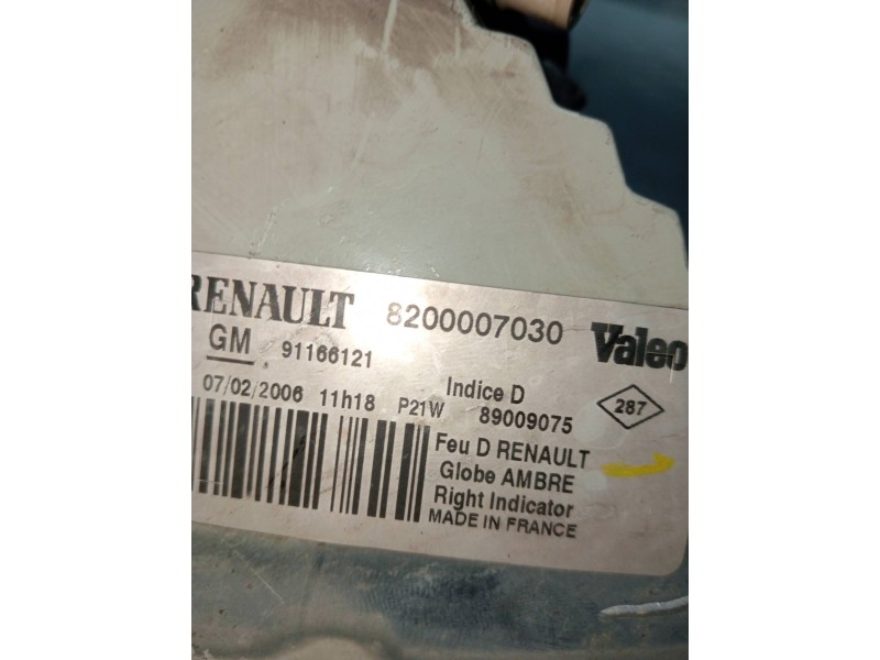 Recambio de piloto delantero izquierdo para renault trafic caja cerrada (ab 4.01) referencia OEM IAM 8200007030  