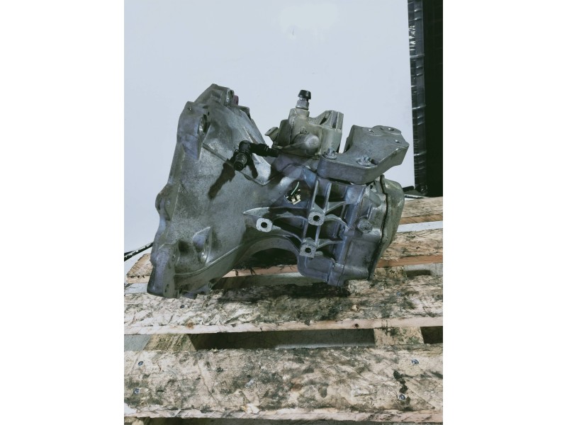 Recambio de caja cambios para opel corsa d 1.3 16v cdti referencia OEM IAM F17 A35461 W374 5V